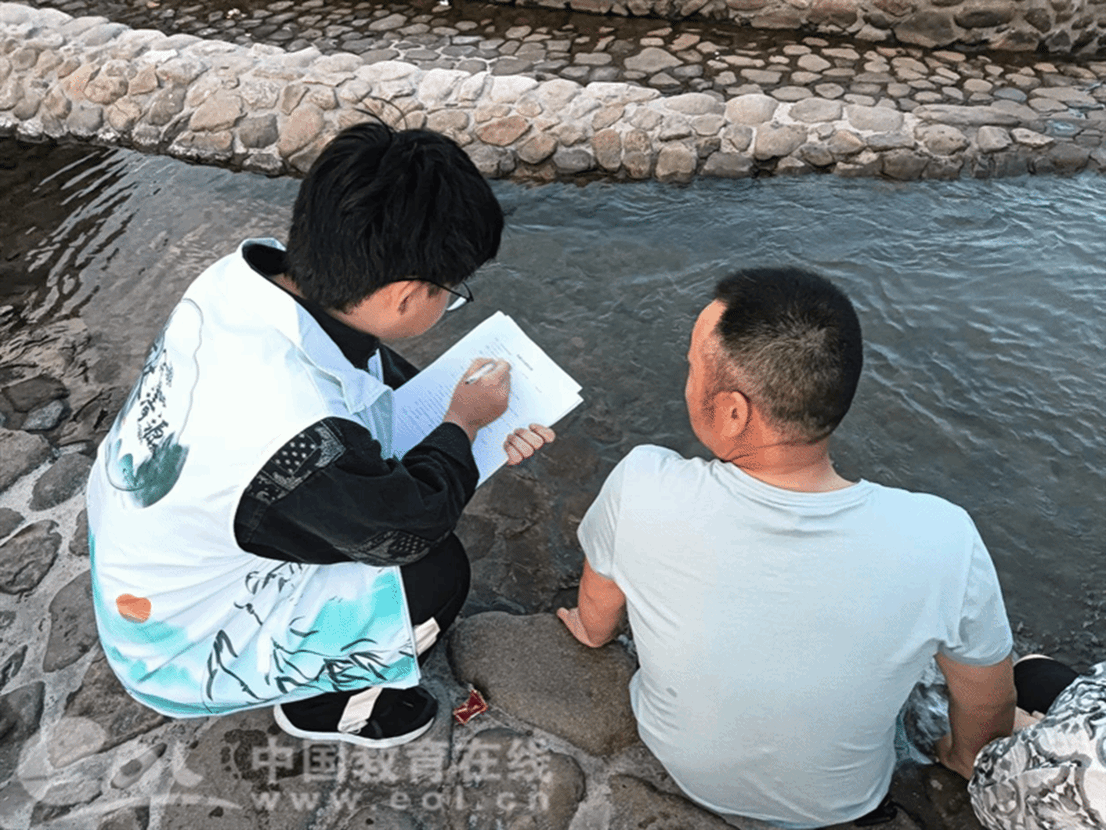 图片包含 人, 户外, 水, 男人 AI 生成的内容可能不正确。