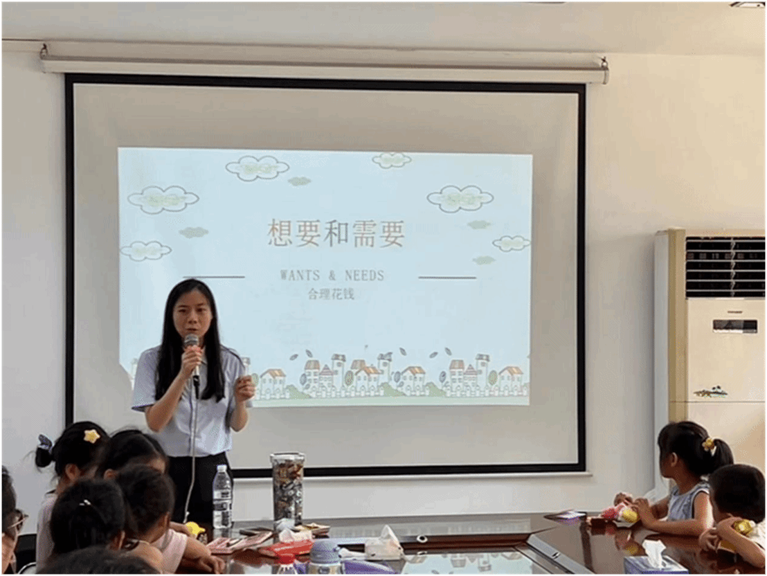 图片包含 人, 室内, 桌子, 人们 AI 生成的内容可能不正确。